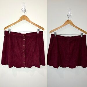 Kendall + Kylie Suede Burgundy Scalloped Edge Front Button Mini Skirt (L)